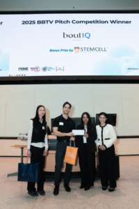 team receiving prize from STEMCELL